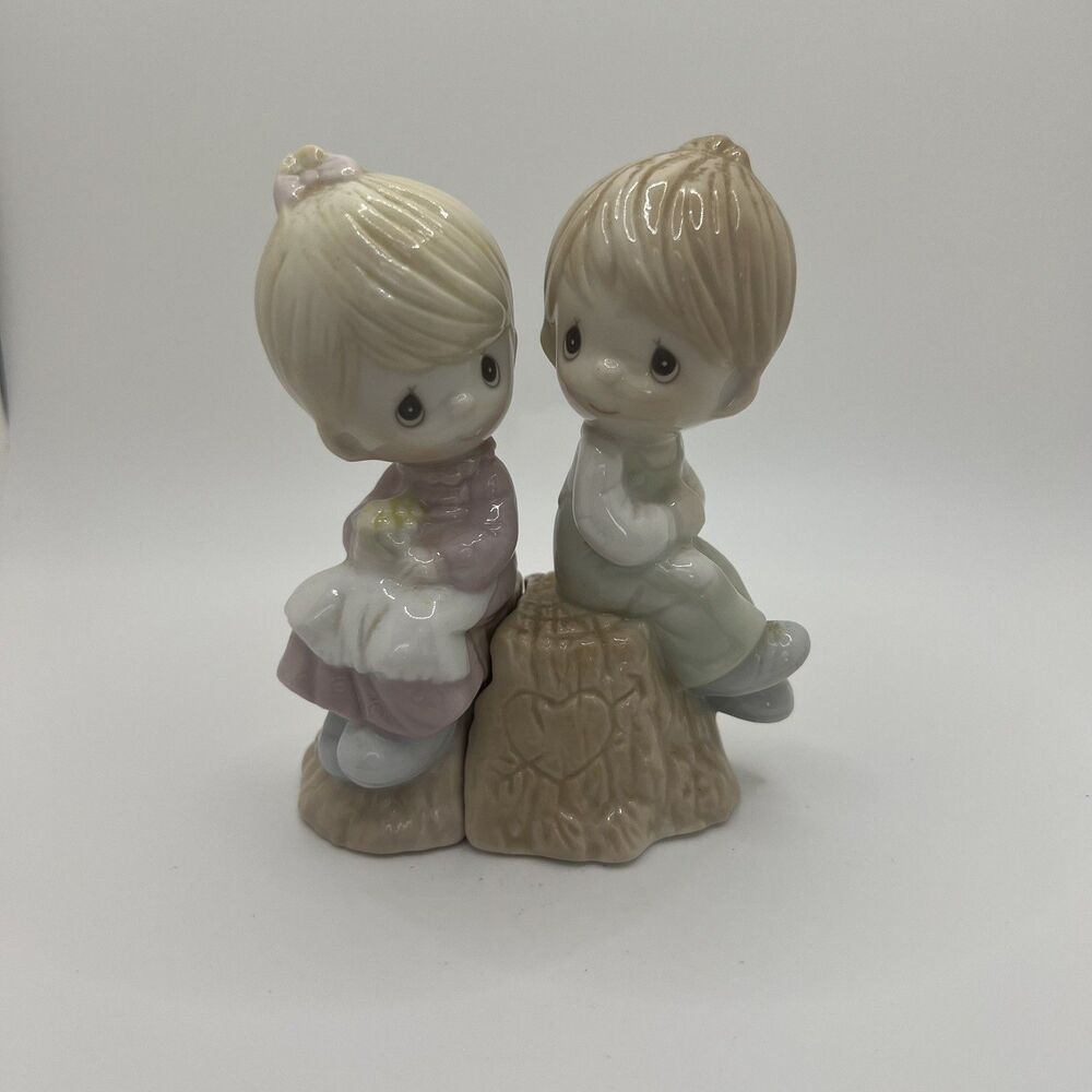 Precious Moments Ceramic Salt & Pepper Shakers Boy & Girl Tree Stump Collectible